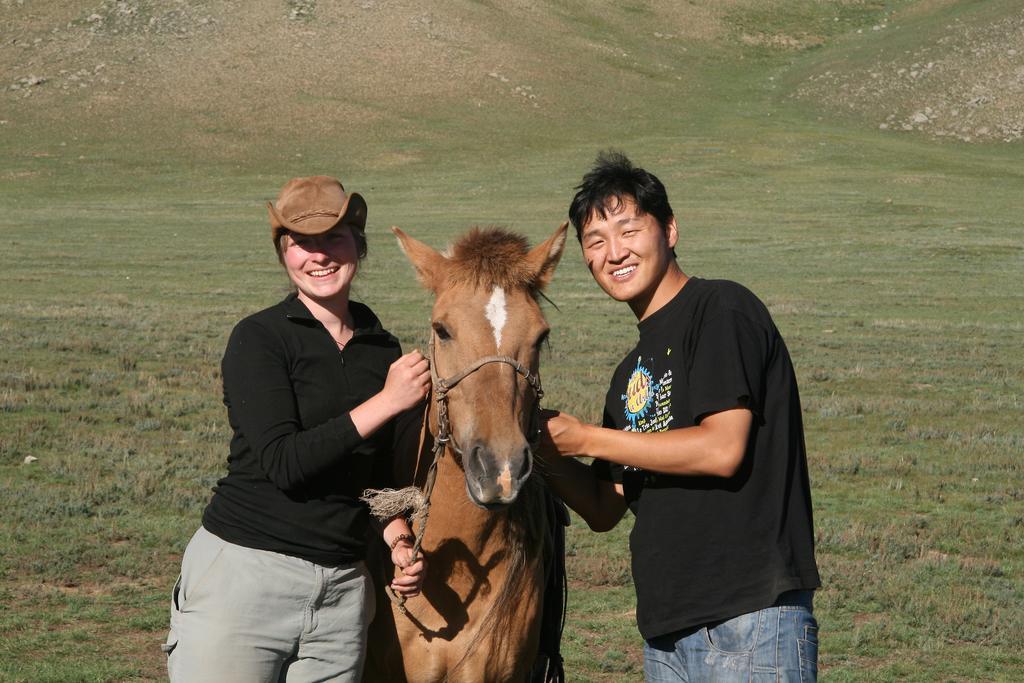 Golden Gobi Hostel & Tours Ulaanbaatar Exterior photo
