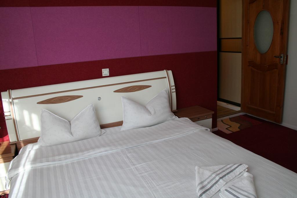 Golden Gobi Hostel & Tours Ulaanbaatar Exterior photo