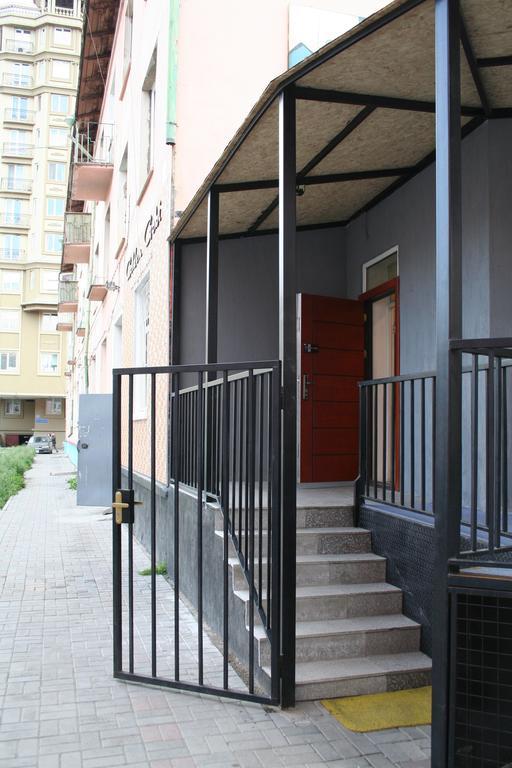 Golden Gobi Hostel & Tours Ulaanbaatar Exterior photo